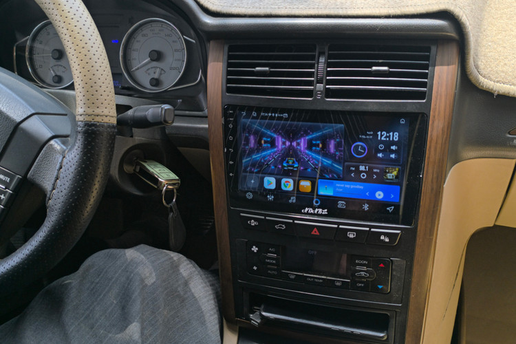 نمونه ی نصب شده ی مانیتور اندرویدی ماشین پژوپارس جدید