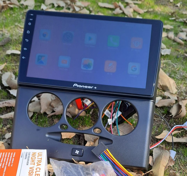 مانیتور وقاب مخصوص ماشین پراید