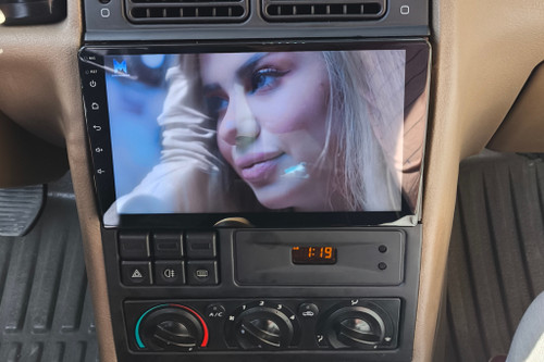 نمونه نصب شده ی مانیتورپژو