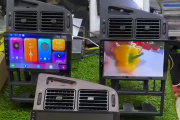 مانیتور اندرویدی وفریم ماشین پژو داشبوردقدیم قسمت بالا