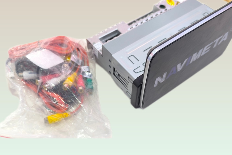 مانیتوراندرویدی 8اینچ رام 4حافظه 64 وپک کامل سیم کشی